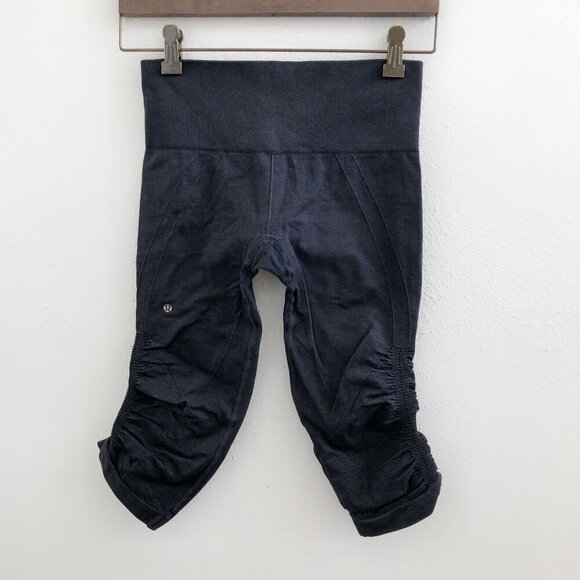 Lululemon In The Flow Crop Size 4 - Picture 3 of 10
